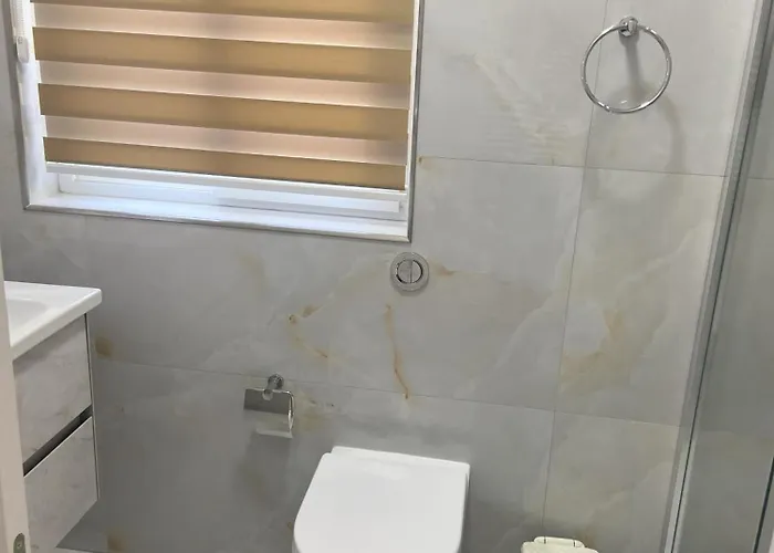 Penelope 15 アパート