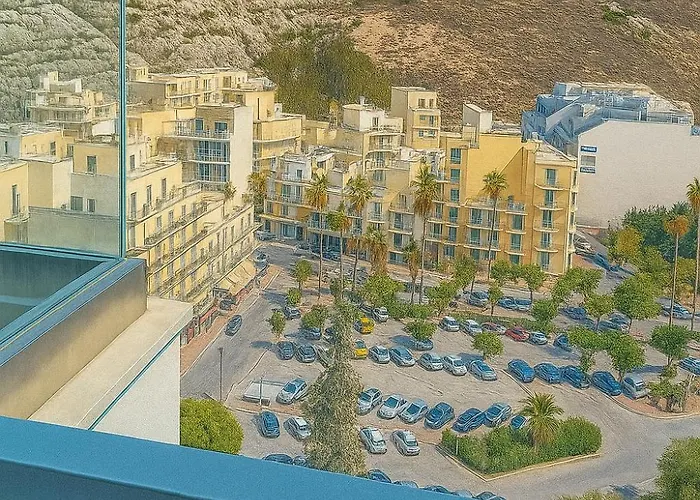 Penelope 15 アパート